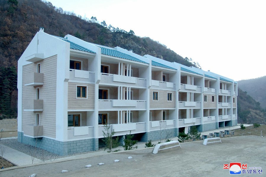 1-어랑군과 허천군에서 새집들이 경사